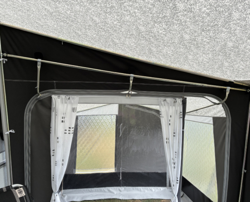 Deeltent_Dynamic 250_bevestiging uitbouw